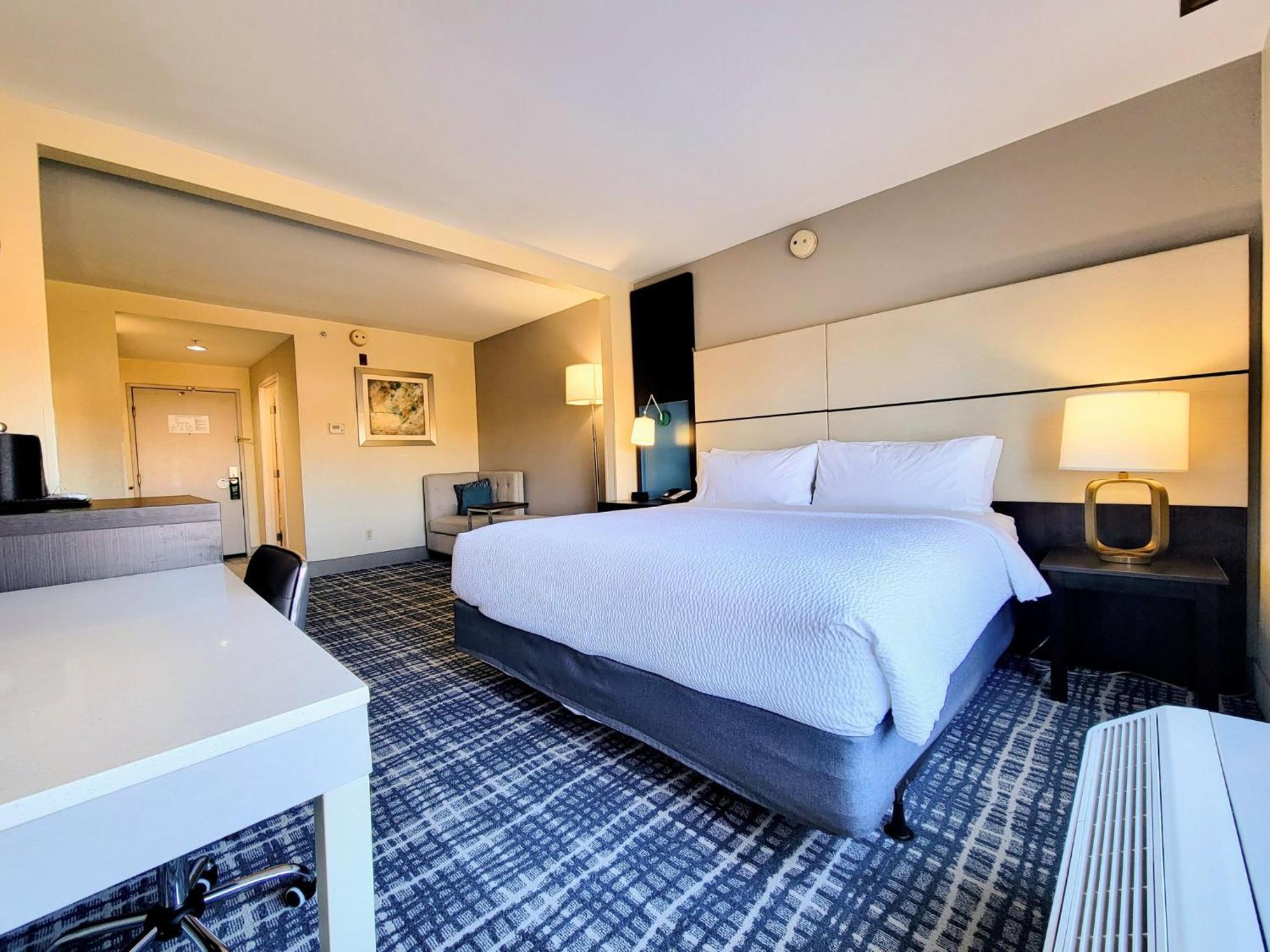 Holiday Inn - Belcamp - Aberdeen Area By Ihg Eksteriør billede